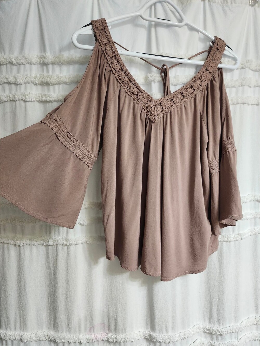 Anthropologie Boho Lace-Trim Cold-Shoulder Top in Taupe